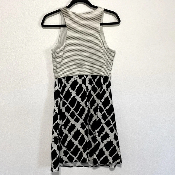 Tabitha Anthropologie Cream & Black Sleeveless Mini Dress Size 2 - Picture 3 of 3
